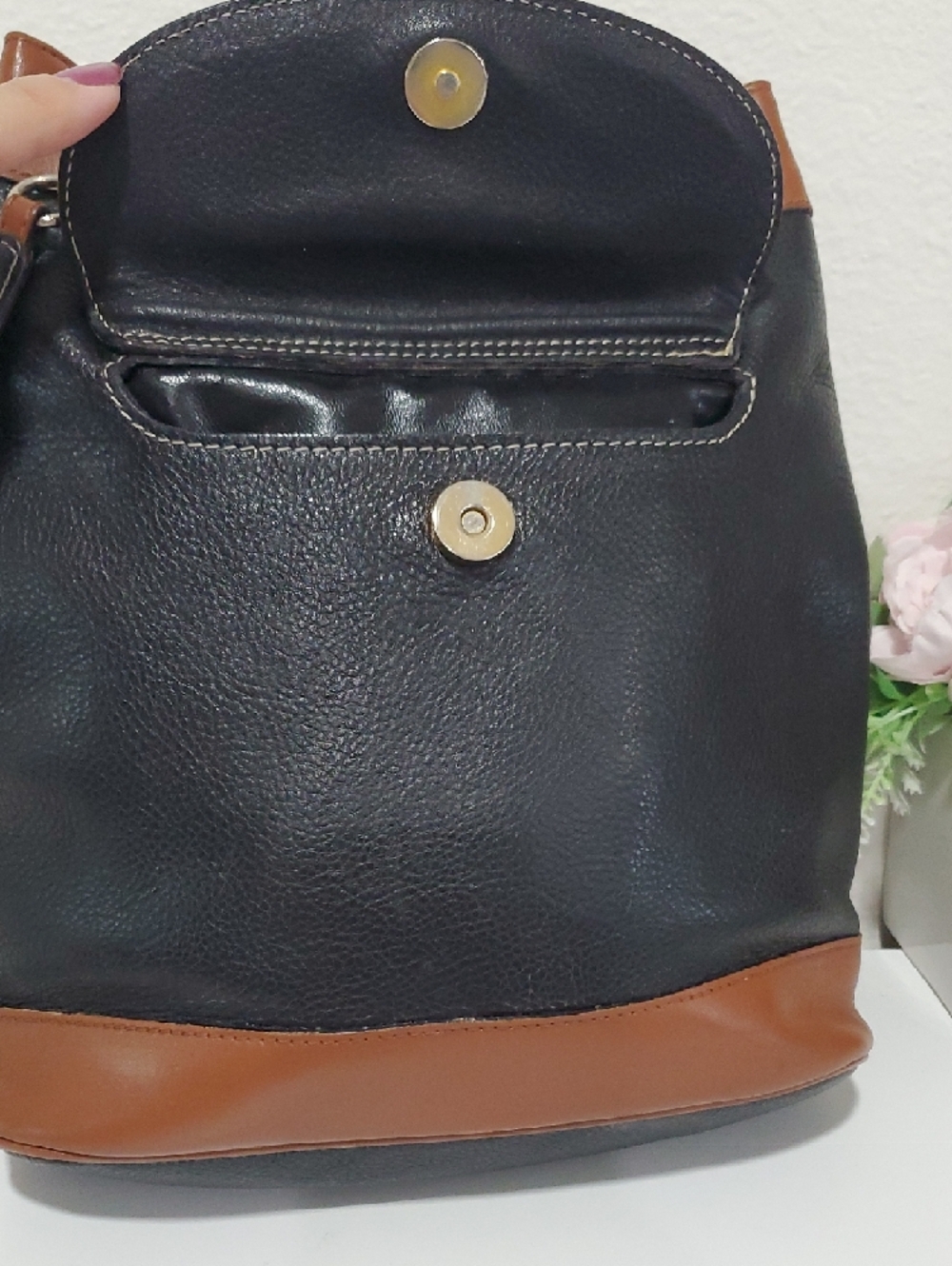 🇮🇹Vintage Bally Pebbled Black Leather Brown Trim Chain Shoulder Bag🤎🖤 - Picture 8 of 16